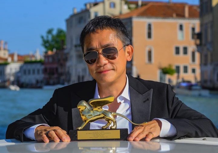 这个男人太狠了！梁朝伟夺威尼斯影展“终身成就奖”成亚洲第一人！李安：“梁朝伟的一个眼神，胜过许多演员的大段独白。”